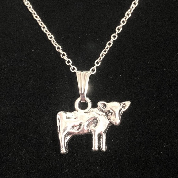 Cow Necklace - Picture 2 of 8